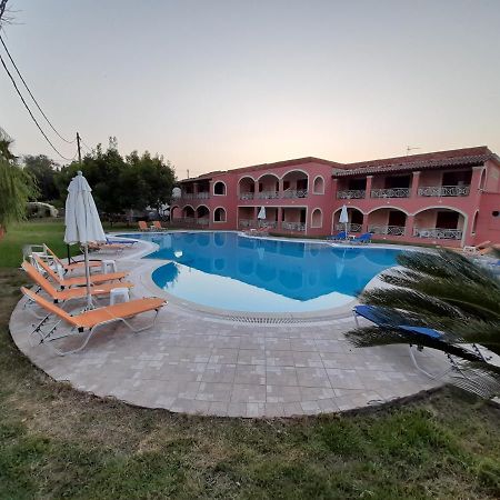 Aronda Apartments Дассия Экстерьер фото