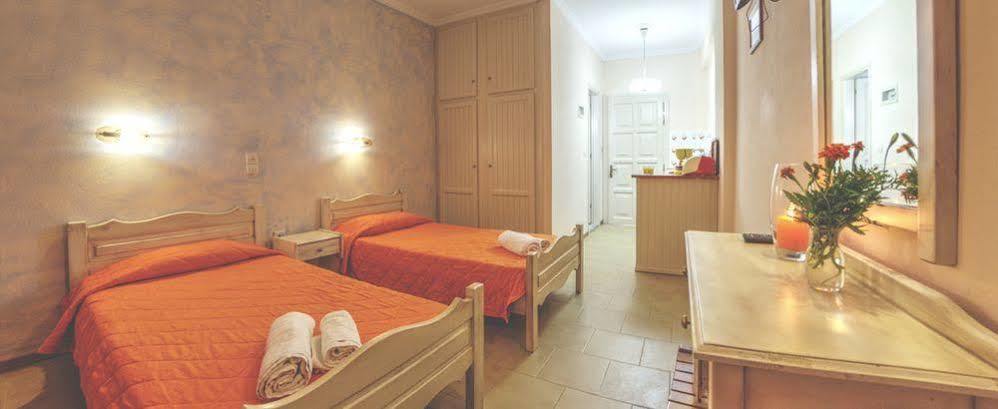 Aronda Apartments Дассия Экстерьер фото